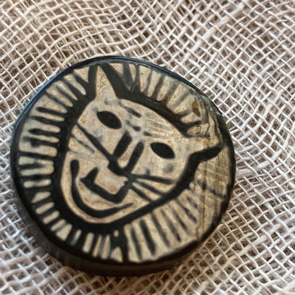 Group of natural buttons for art projects - Picture 16 of 16